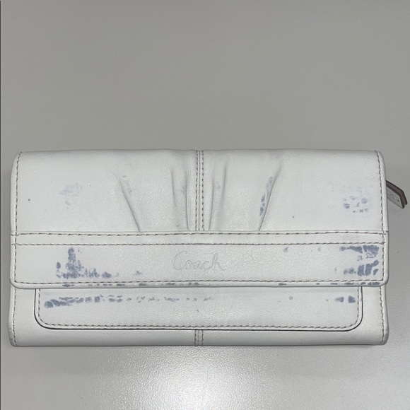 Coach White Leather Wallet Minimalist Design - Picture 1 of 14